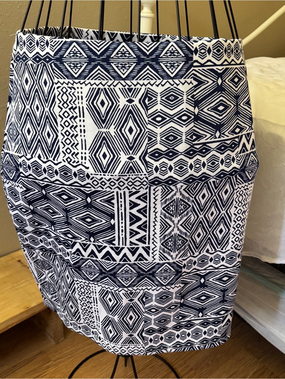 Like New pencil skirt in navy and white geometric print | size L
